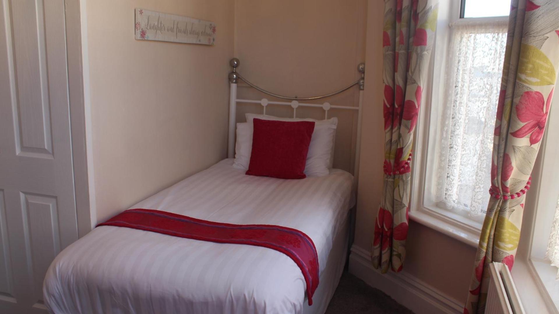 The Heidi Bed & Breakfast Southport Habitación foto